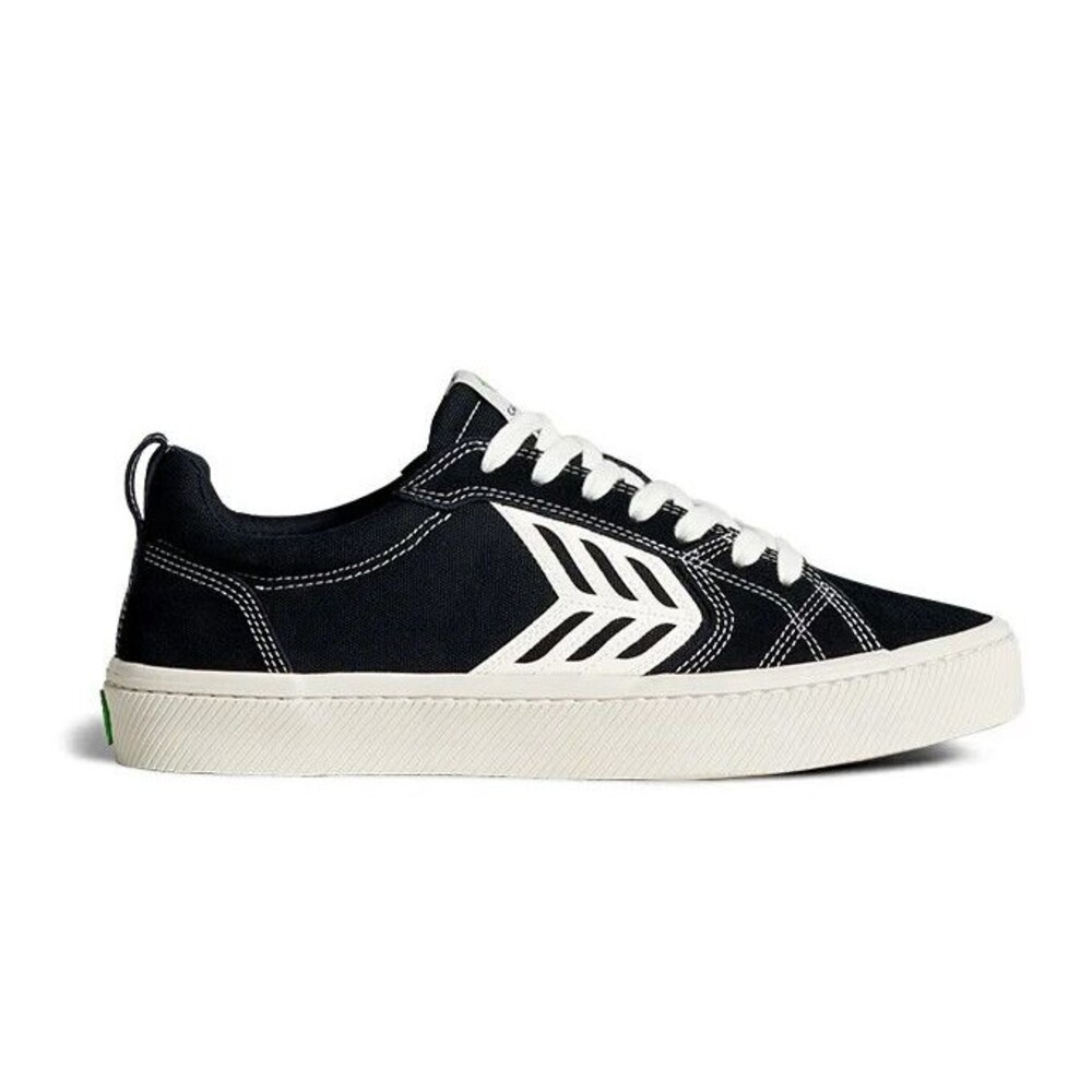 Brand New Cariuma Catiba Pro Low Skate Shoe Unisex ( Women's 9.5 and Men's 8)